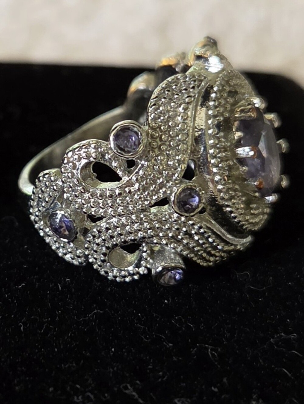 Vintage Sterling Silver Purple Gemstone Ornate Filigree Shield Statement Ring - Picture 3 of 4